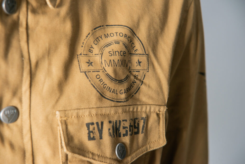 .CHAQUETA BY CITY SUV BEIGE - Imagen 3